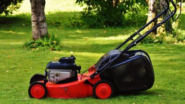 Avec l'essor des technologies domotiques dans tous les aspects de la vie quotidienne, l'entretien des pelouses devient lui aussi plus intelligent, automatisé et efficace. Navimow s'est imposé comme une marque leader de tondeuses robotisées, révolutionnant l'entretien des espaces extérieurs grâce à une navigation de précision, une automatisation basée sur l'intelligence artificielle et une technologie de tonte tout terrain avancée. Avec des gammes de produits innovantes telles que les séries Navimow i, X et H, l'entreprise aide les particuliers à simplifier l'entretien de leur pelouse tout en obtenant des résultats de tonte professionnels avec un minimum d'effort.