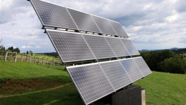 Jackery hat sich zu einer der bekanntesten Marken für mobile Stromversorgung und erneuerbare Energielösungen entwickelt und ermöglicht Verbrauchern zuverlässigen Stromzugang, wo immer sie sich gerade befinden. Jackery ist bekannt für seine Solargeneratoren, tragbaren Powerstations und fortschrittlichen Energiespeichersysteme und hat sich einen Namen gemacht, indem es Innovation, Komfort und Nachhaltigkeit in modernen Energieprodukten vereint, die für Outdoor-Abenteuer, Notstromversorgung und die Energieunabhängigkeit zu Hause konzipiert sind. Da die Nachfrage nach sauberen und flexiblen Energielösungen weltweit weiter wächst, bleibt Jackery führend in der mobilen Energietechnologie.