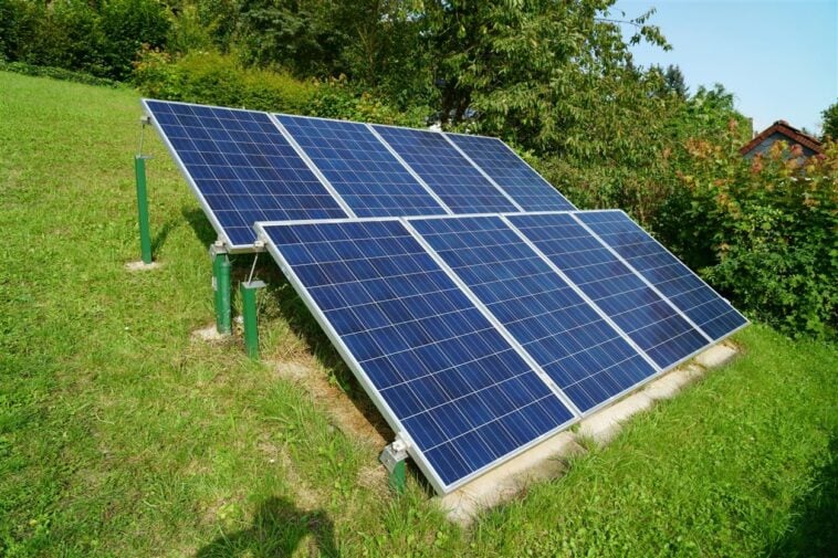 In einer zunehmend vernetzten Welt ist zuverlässige Stromversorgung unerlässlich für Arbeit, Reisen, Outdoor-Abenteuer und Notfallvorsorge. Jackery hat sich als einer der führenden Innovatoren im Bereich mobiler Energieversorgung und erneuerbarer Energietechnologien etabliert und bietet eine breite Palette an Solargeneratoren, tragbaren Powerstations und Heimspeicherlösungen, die Menschen überall mit Strom versorgen. Jackery ist bekannt für die Kombination aus Mobilität, Nachhaltigkeit und benutzerfreundlichem Design und hat maßgeblich dazu beigetragen, den Zugang zu sauberer Energie im Alltag und in netzfernen Gebieten zu revolutionieren.