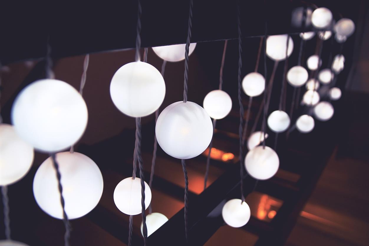 In the realm of interior design, lighting plays a pivotal role in setting the mood, enhancing aesthetics, and transforming spaces. Among the vanguards of the lighting industry in the United Kingdom, Litecraft stands out as a luminary, redefining home lighting trends and guiding households towards enlightened decor choices. This article delves into how Litecraft has become a beacon of innovation, style, and quality, casting light on the latest trends in home lighting across the UK.