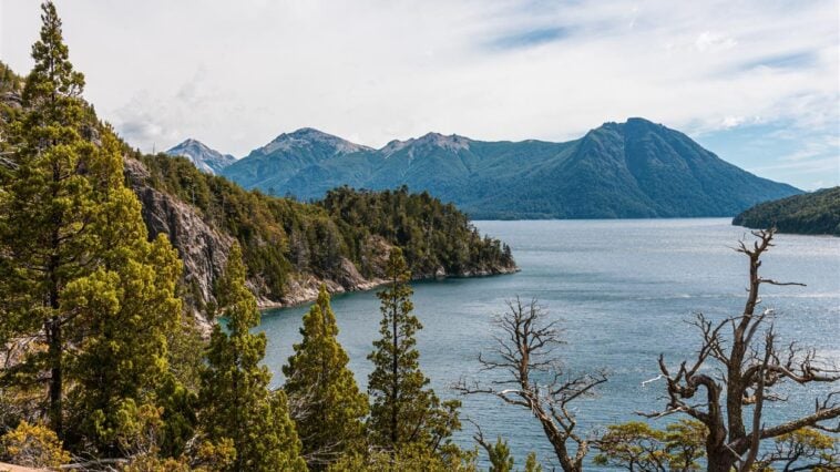 Located in the heart of the Riviera Maya, Xcaret Park is one of Mexico’s most iconic eco-archaeological attractions. Combining natural beauty, cultural heritage, and thrilling activities, Xcaret offers visitors an unforgettable experience that goes far beyond a traditional theme park.