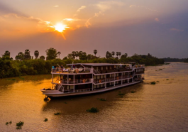 Voyager par voie fluviale offre une manière unique de découvrir la culture, l'histoire et les paysages d'une destination. Au lieu de se déplacer rapidement entre les aéroports, les hôtels et les routes encombrées, les passagers peuvent profiter d'un voyage plus lent qui relie des villes célèbres à des villes plus petites et à des campagnes pittoresques. CroisiEurope propose des croisières fluviales, fluviales et côtières à travers l'Europe et certaines destinations internationales. Ses itinéraires combinent un voyage confortable à bord avec des possibilités d'explorer des monuments historiques, des traditions régionales, une cuisine locale et des paysages naturels.