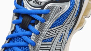Detalle de las ASICS Gel-Kayano 14 Illusion Blue en azul y plata